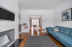 Lounge and dining- click for photo gallery